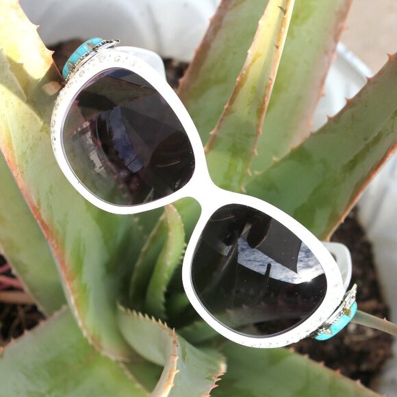 Montana West Sunglasses in White w/Turquoise Flower Concho Accents main image 16